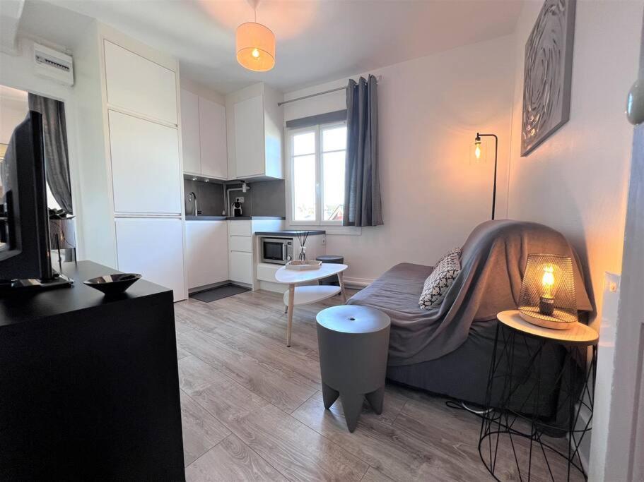 Le Cyrano, Deauville - App. T2 Proche De La Mer ภายนอก รูปภาพ